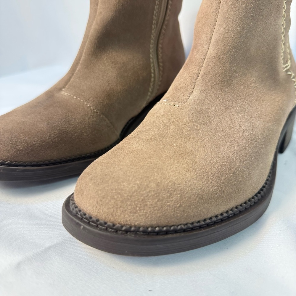 Clarks Women Maye Zip Leather Chelsea Boots 6 Pebble Suede Casual Outdoor Casual - Picture 2 of 12